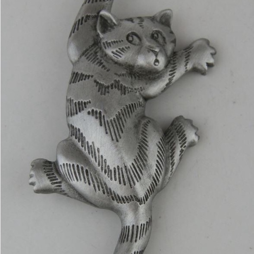 Vintage JJ Climbing Cat Brooch